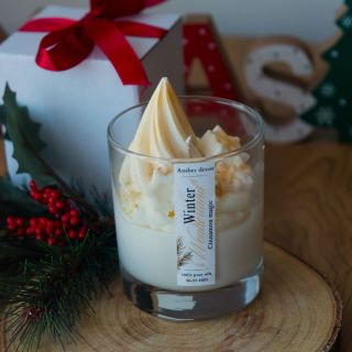 Winter Wonderland ❄️ Ez a gyertya azok számára készült, akik nem szeretik a piros Mikulásos karácsonyi díszeket 😄 Ez a...