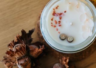 Ez az őszi gyertyám az indián nyárról kapta a nevét. Idén valahogy mégis úgy érzem, mintha elmaradt volna a vénasszonyok...