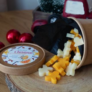 Karácsonyi illatviaszaim hét féle illatban elérhetőek a weboldalon. 100 grammos kiszerelésben készültek. 💕 #amberdecor...